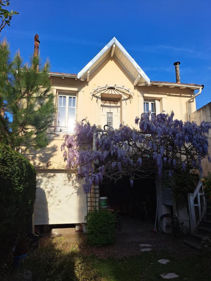 Appartement Calme Dans Maisonnette Graulhet Exteriör bild